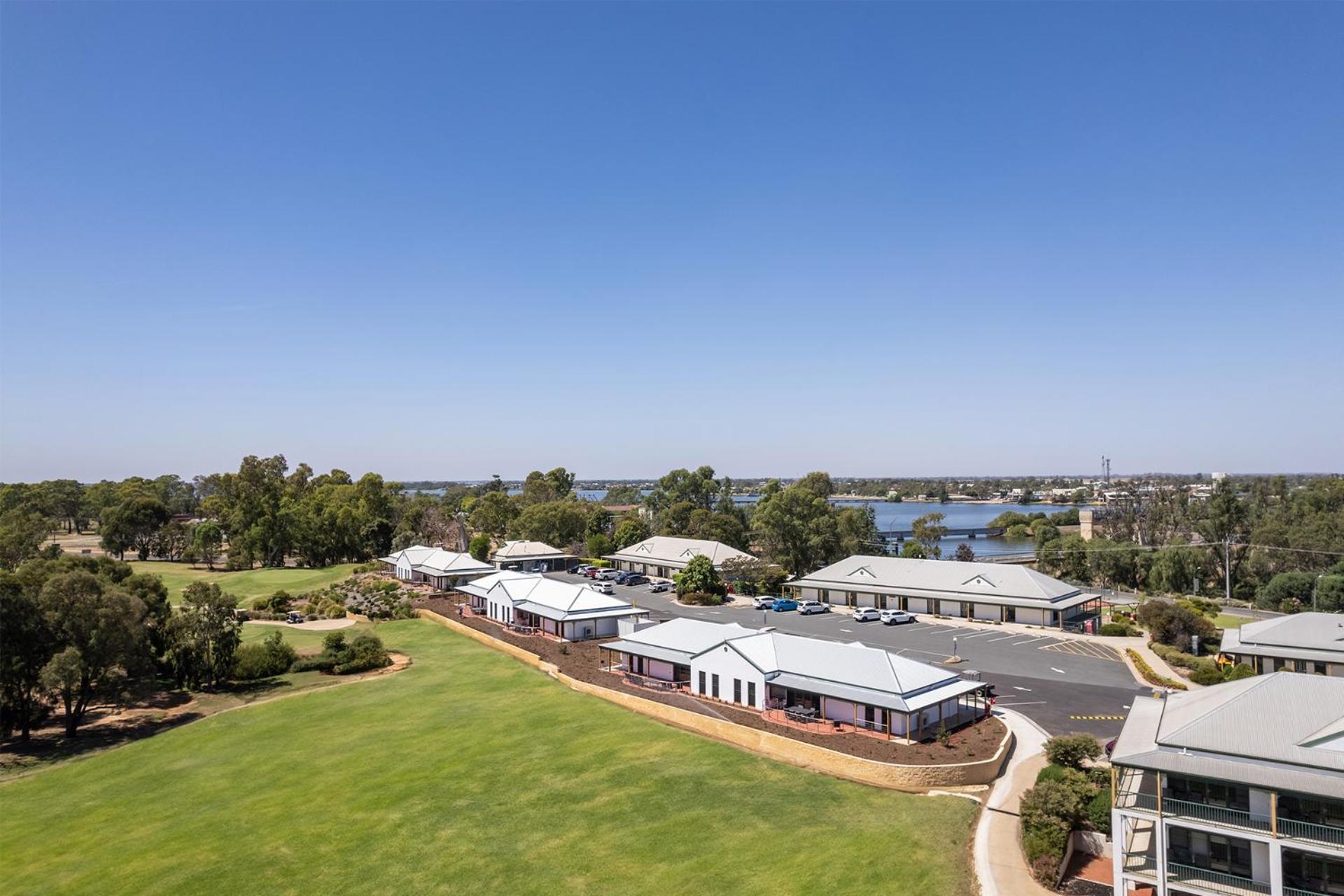 Готель Yarrawonga Mulwala Golf Club Екстер'єр фото The Lakes College, 2017
