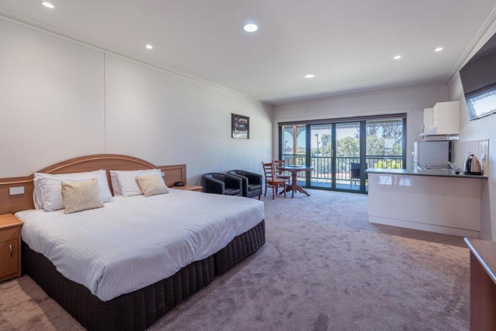 Готель Yarrawonga Mulwala Golf Club Екстер'єр фото Studio Suite