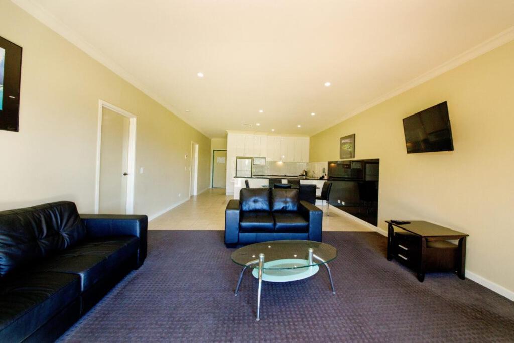 Готель Yarrawonga Mulwala Golf Club Екстер'єр фото A typical apartment at the hotel